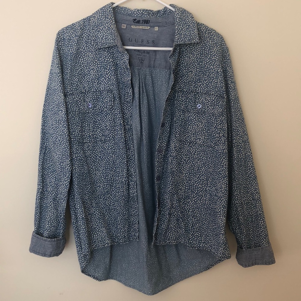 Guess Women’s Polka Dot Button Down Shirt. Size: L